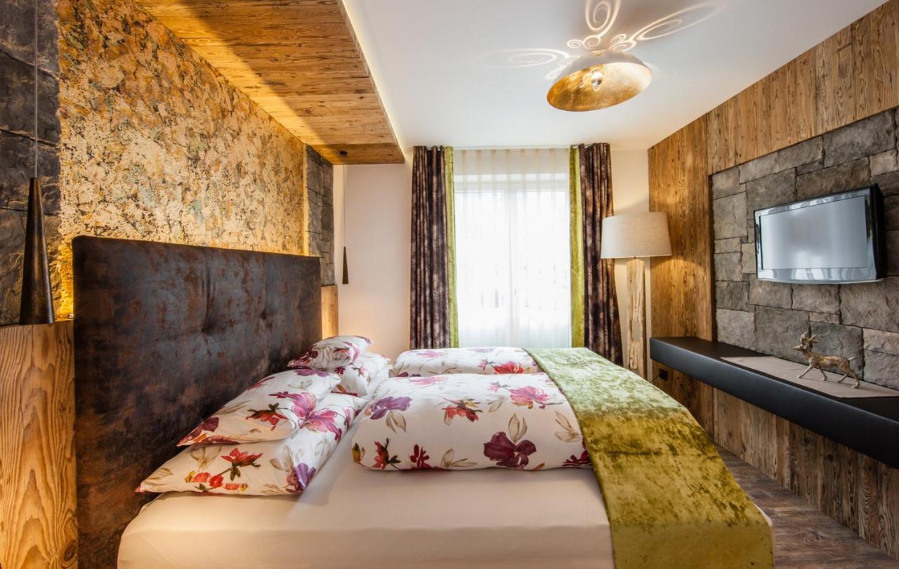 מאלס ונוסטה Hotel Tyrol מראה חיצוני תמונה