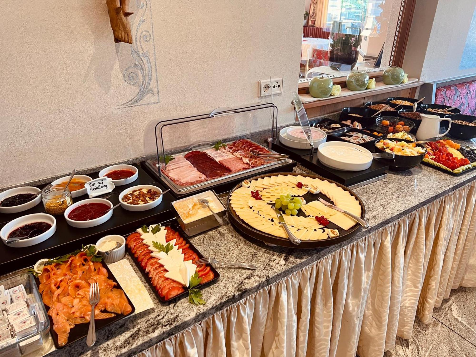 מאלס ונוסטה Hotel Tyrol מראה חיצוני תמונה